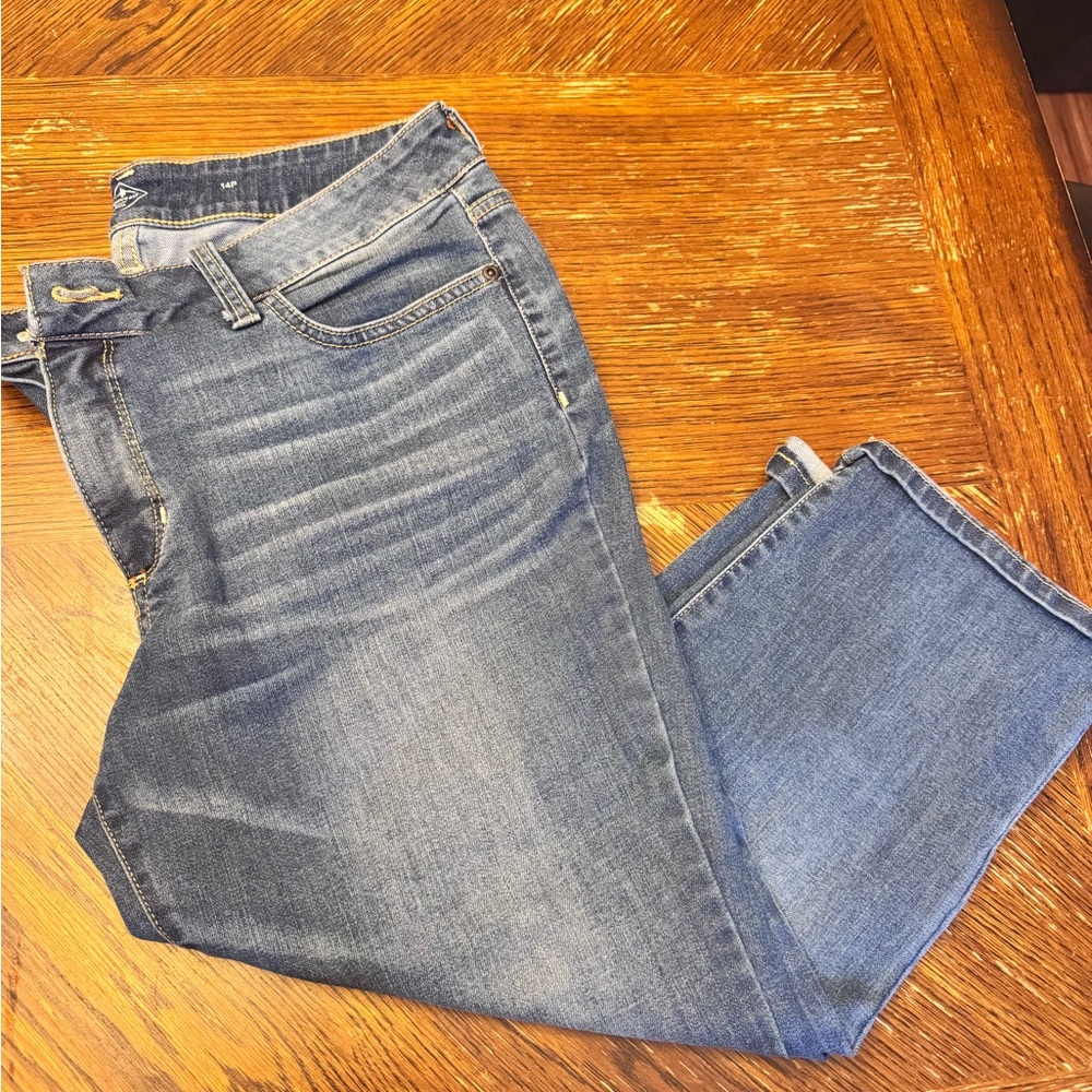 St. John's Bay Dark Blue Capri Jeans